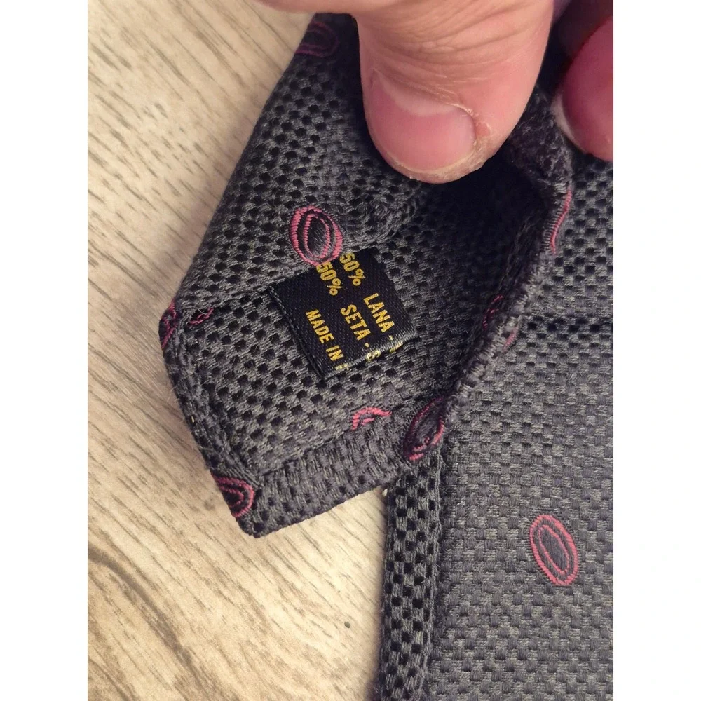 Lorenzini Hand Made in Italy Silk Blend Red Geometric Oval Pattern Necktie Black